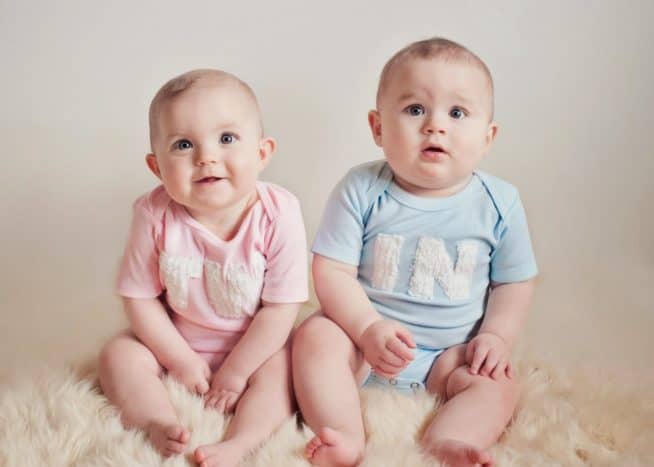 從IVF懷孕的雙胞胎