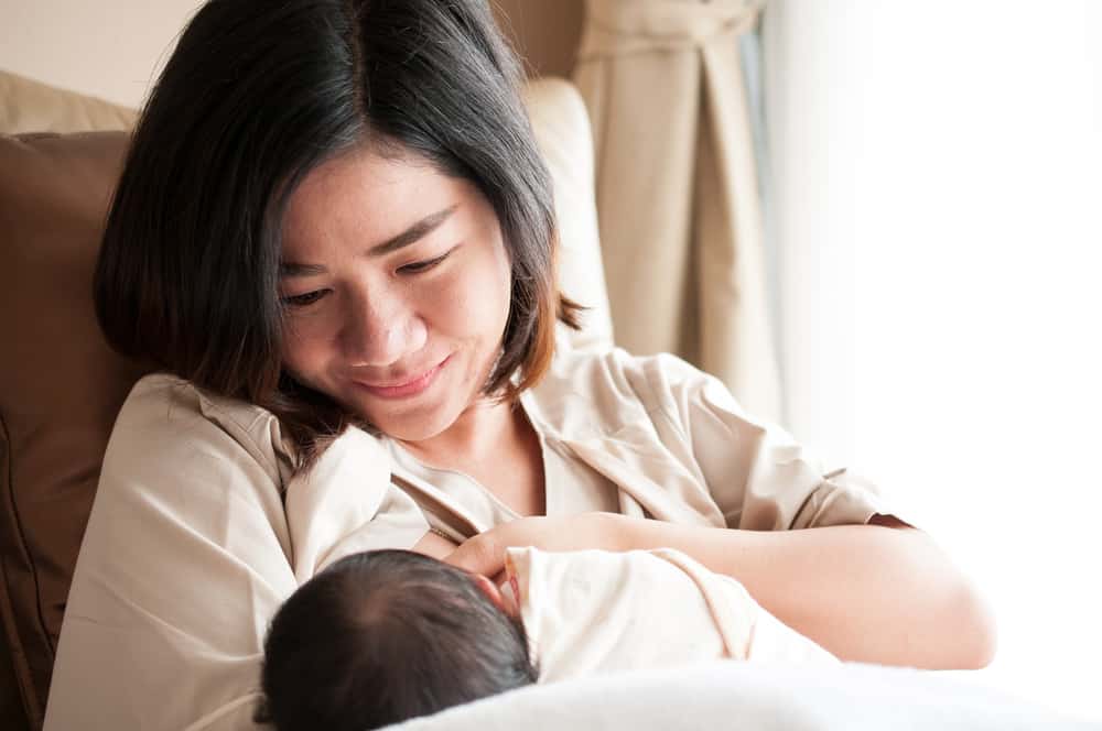 如何母乳喂養嬰兒
