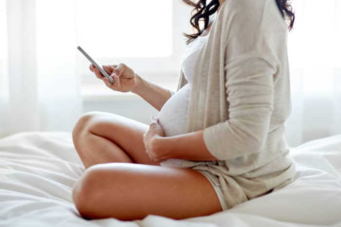 懷孕時玩手機